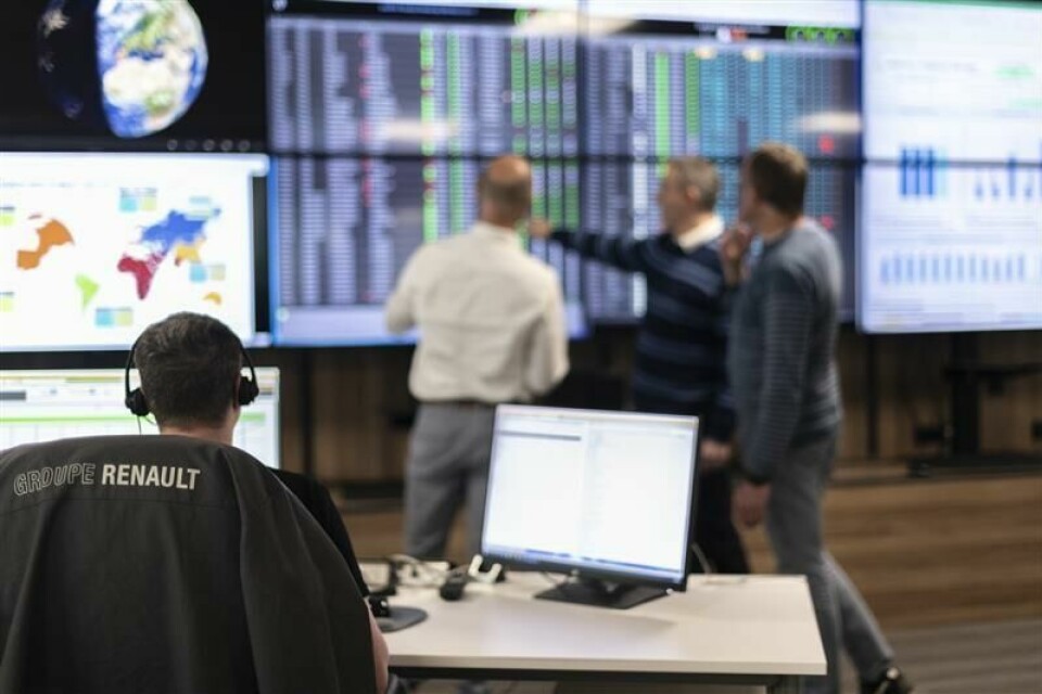 The ambitious Re-Industry plan outlines a strategic trajectory to reshape the OEM’s industrial foundation, targeting an impressive 30% reduction in production costs for ICEs, and an even more audacious 50% reduction for EVs With Re-Industry, Renault Group is launching an ambitious plan to transform its industrial base (2)