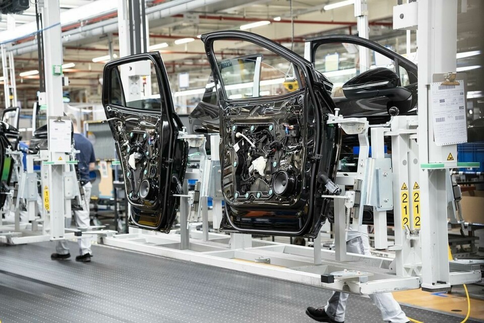 Pre-assembled doors are sequenced at Emden (Image: Volkswagen, Marc Sluiter) The doors are also pre-assembled at VW. (Image- Volkswagen:Marc Sluiter)