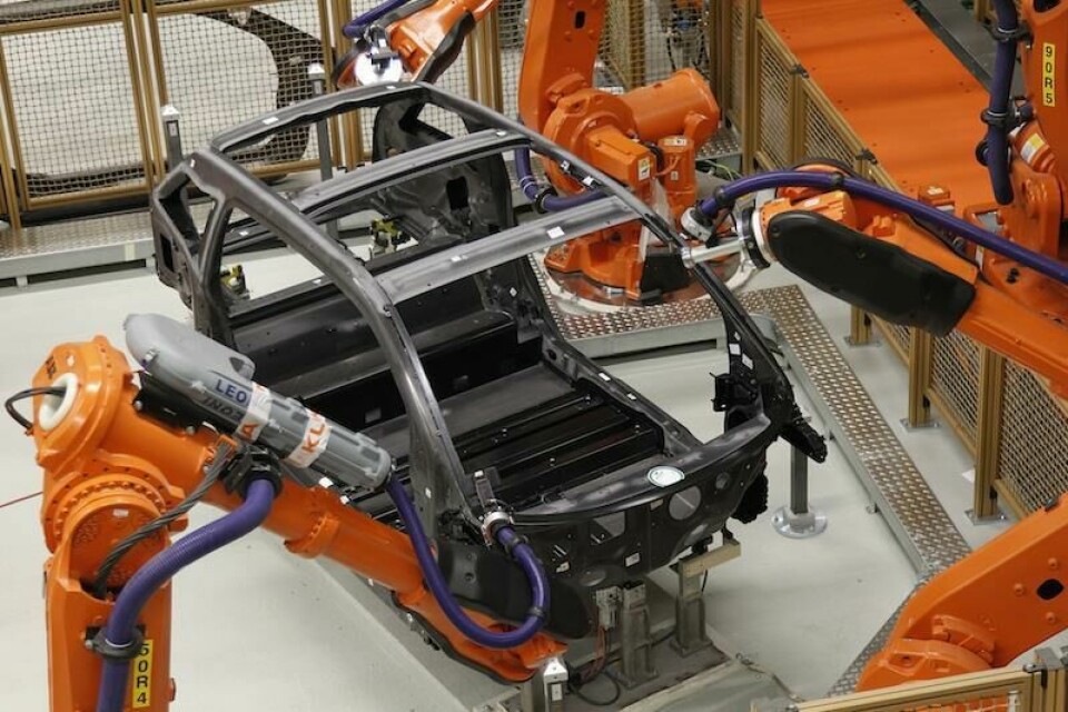 High carbon fibre content vehicles like BMW’s i3 have proved expensive to produce BMW i3_production_cell
