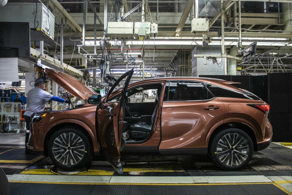 Toyota Motor Manufacturing Canada Toyota Motor Manufacturing Canada Inc. (TMMC)