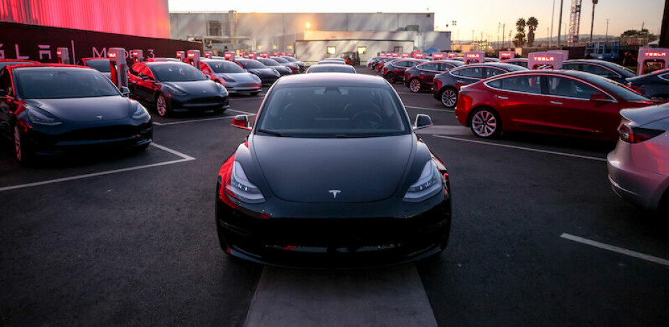 Tesla 'on track' with 3 production Model 3 First Deliveries