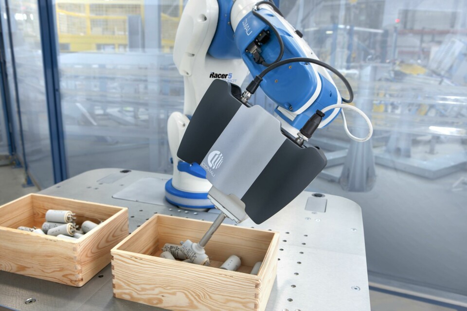 Comau’s MI.RA system is powered by AI MI.RA Picker_2