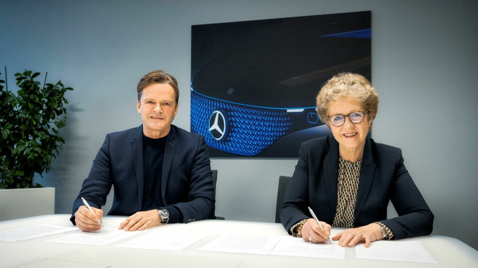 Markus Schaefer, Member of the Board of Management of Mercedes-Benz Group AG, Chief Technology Officer, responsible for Research & Development and Procurement; Hilde Aasheim, President and CEO Norsk Hydro Mercedes-Hydro