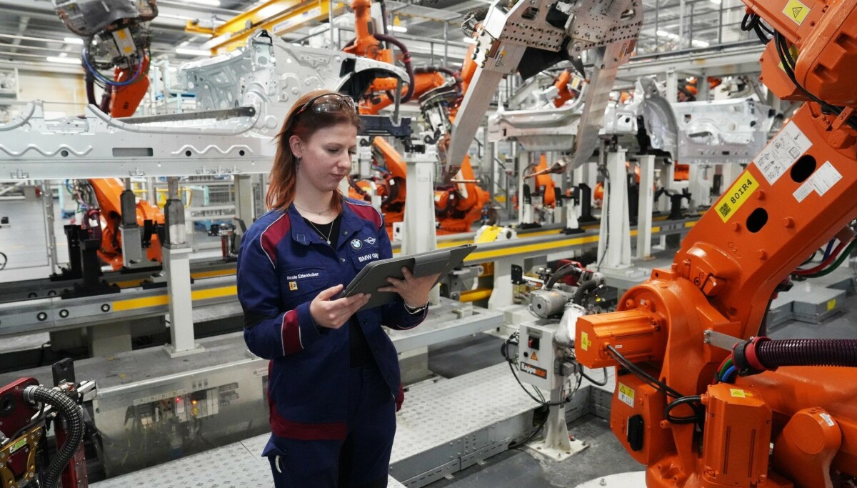 Auto Genius Machine BMW's Factory Genius: Revolutionising Automotive Manufacturing with AI